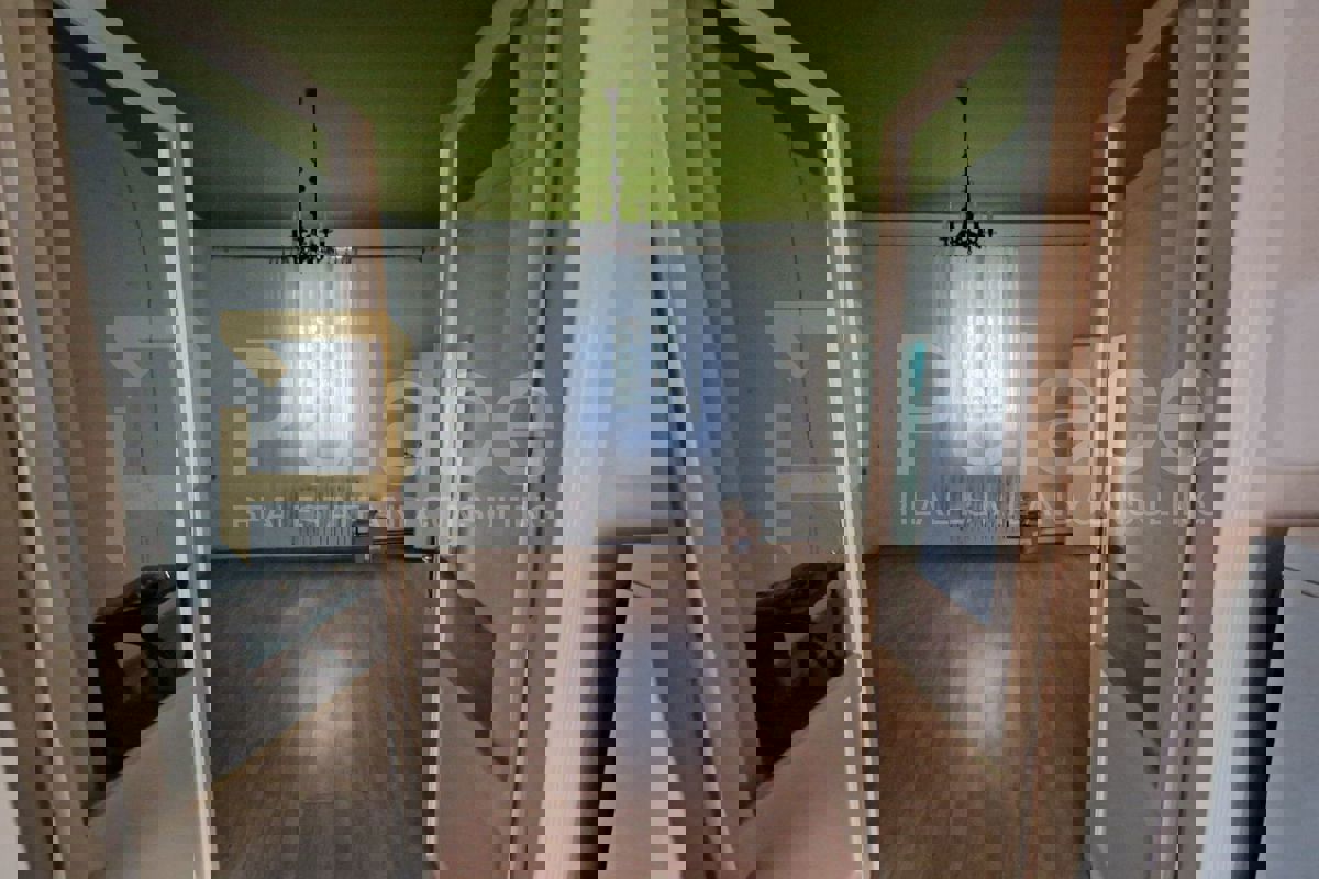 Palace Agency Yard apartment, 140m2, Osijek